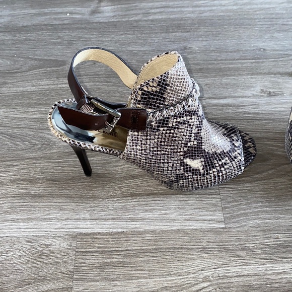 Michael kors heels - Picture 2 of 4